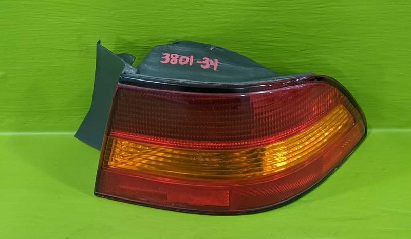97 98 99 ES300 PASSENGER RIGHT QUARTER TAILLIGHT LAMP OEM 3801-34