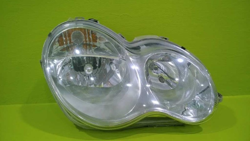 05 06 07 MERCEDES C230 PASSENGER RIGHT HEADLIGHT LAMP OEM 2950-54