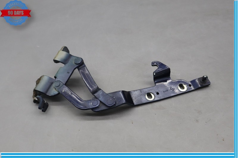 03-19 Maserati Quattroporte M139 GranCabrio Left Side Hood Hinge Bracket Oem