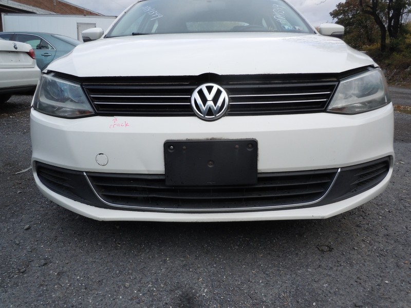 11-14 Volkswagen Jetta Sedan Front Bumper Cover & Lower Grilles OEM LB9A *NOTES*