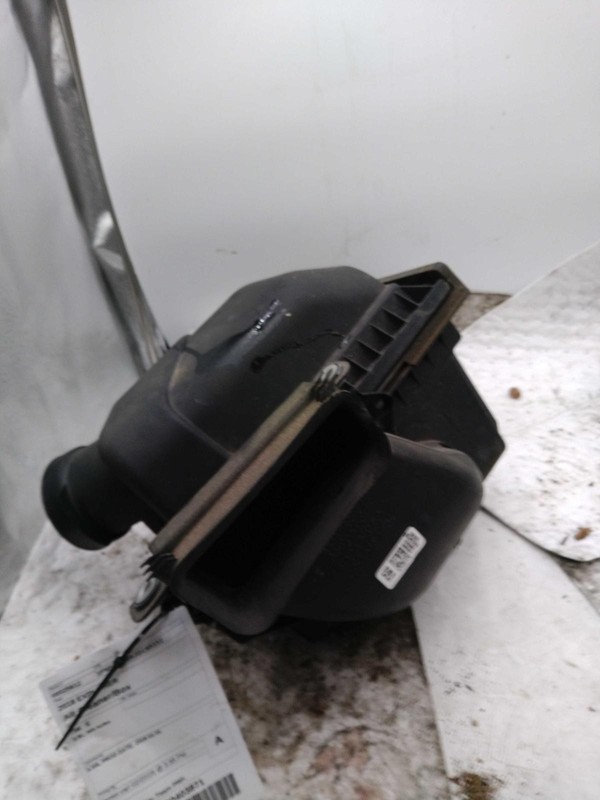 2018 Ford Explorer Air Cleaner Assembly OEM AA5Z9A600B Used 129K Miles