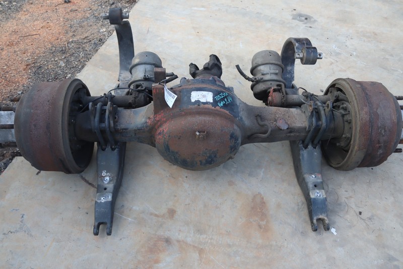 2006-2015 PETERBILT 386 REAR BACK AXLE DIFF CARRIER RATIO 00264 HN03422004 OEM