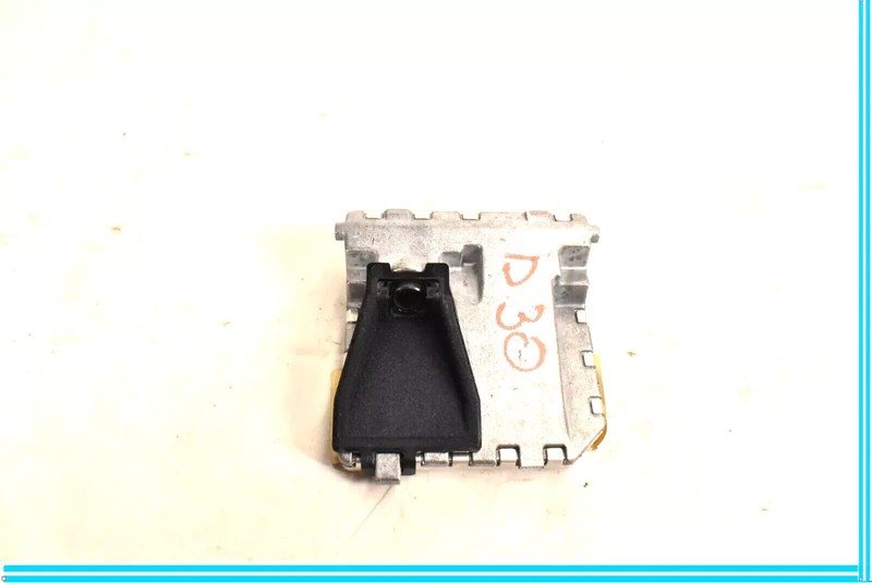 12-14 Mercedes W218 CLS63 AMG Active Lane Assist Front Camera 0009050438 OEM