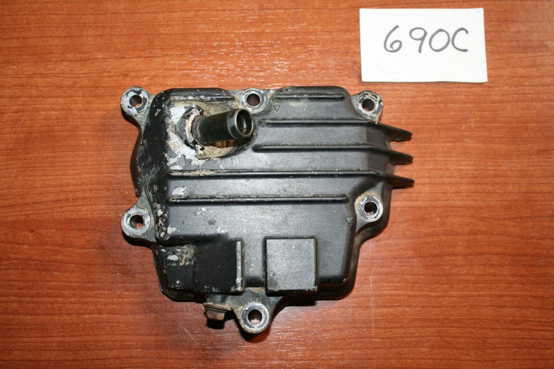 1986 Honda ATC 200X Valve Cover Rocker Cover OEM 86D