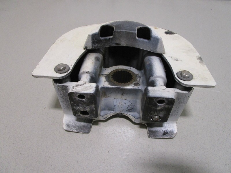 0338744 OMC Evinrude Johnson Outboard Lower Steering Arm Mount Bracket 25" Shaft