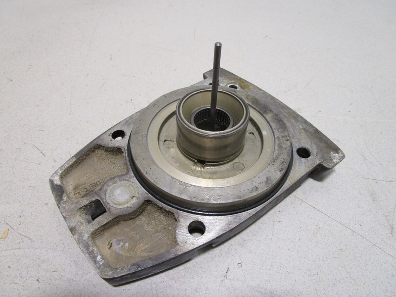 92068A6 Mercruiser Bravo III Upper Unit Drive Shaft Housing Cover 92068C-2