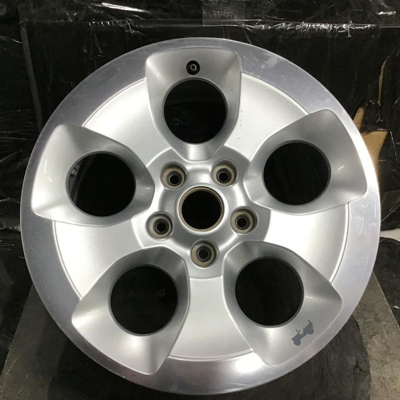2013-2018 Jeep Wrangler 9119 A Wheel 18 x 7-1/2 Rim Silver Machined1XA51DD5AA