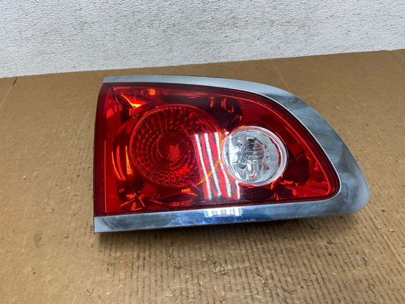 2008 - 2012 Buick Enclave Left Driver Lh Inner Tail Light Oem AE1385 LK