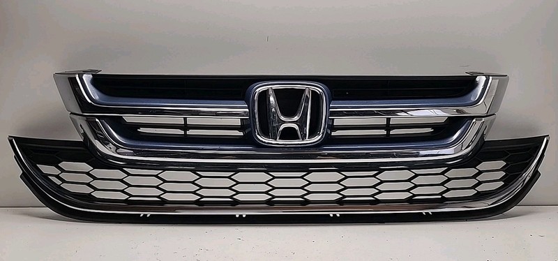 71121SXSA0 | 2010 2011 Honda CR-V Front Center Middle Grille BLUE OEM SUV