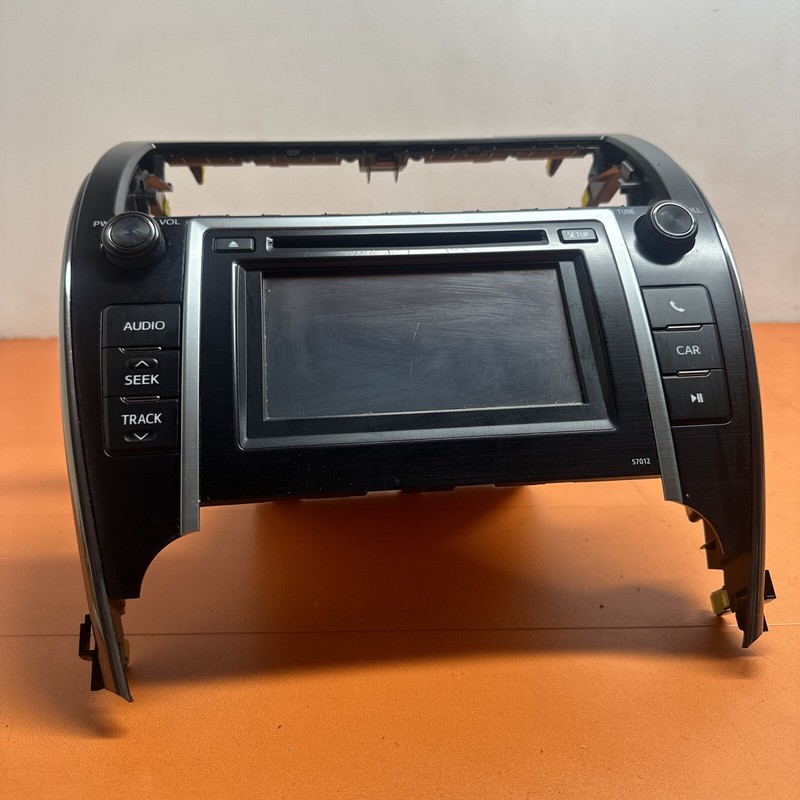 86140 06010 | 2012 - 2014 Toyota Camry Radio Display Receiver AM CD OEM | 57012