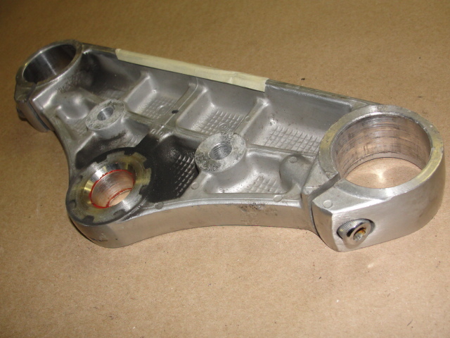 98 KAWASAKI VN 800 UPPER TRIPLE TREE CLAMP VN800