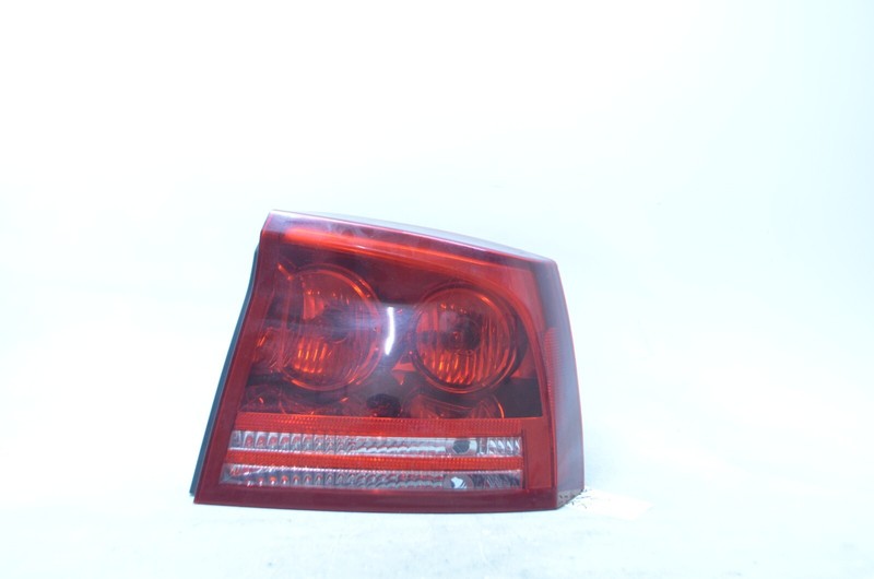 06-08 DODGE CHARGER R/T REAR RIGHT PASSENGER SIDE TAIL LIGHT LAMP OEM
