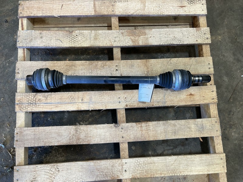 17 18 PORSCHE MACAN 2.0L AWD REAR RIGHT PASSENGER SIDE AXLE SHAFT OEM