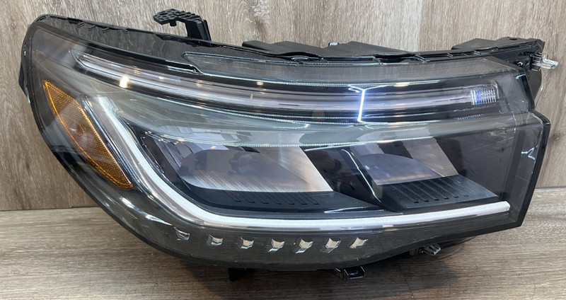 2024-2025 FORD EXPLORER RH PASSENGER HEADLIGHT ASSY OEM