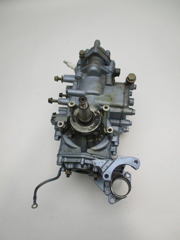 0391627 Johnson Evinrude 1981 7.5/8 Hp Motor Crankcase & Cylinder Head