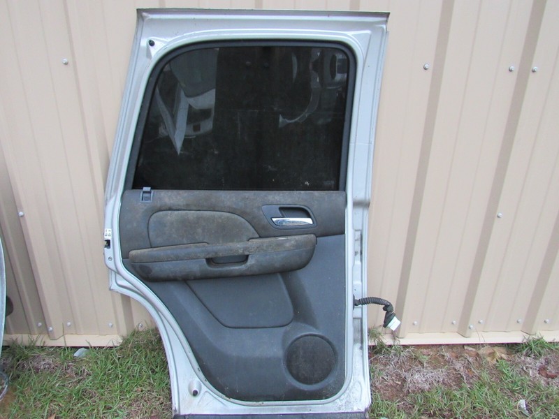 07-14 CHEVROLET TAHOE LEFT REAR DRIVER DOOR WINDOW ASSEMBLY SILVER