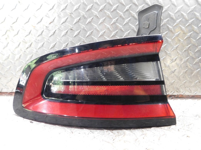 15-23 DODGE CHARGER LEFT DRIVER REAR TAIL LIGHT LAMP QUARTER PANEL MOUNTED