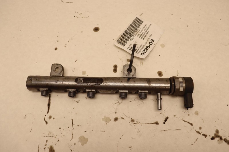 2014-2018 DODGE RAM 1500 3.0L DIESEL LEFT SIDE FUEL INJECTION RAIL BOSCH OEM