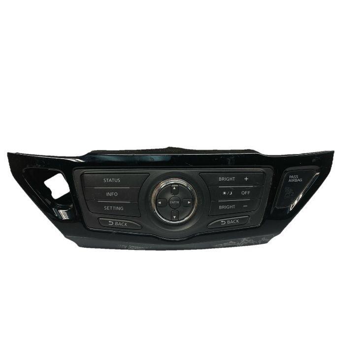 Nissan Pathfinder radio am fm 13 16 screen controller OEM 3KA0A210250 283953KA0A