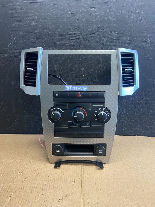 2008 to 2010 Jeep Grand Cherokee Center A/C Heater Climate Control OEM AE3898 DG
