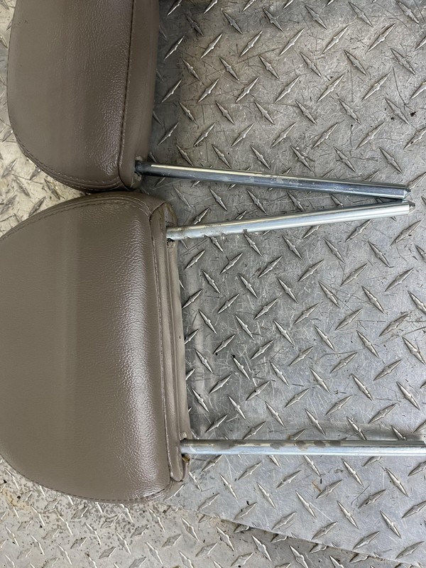 2004-2005 Ford Explorer Rear Headrest Set Tested Oem 04 05 Beige