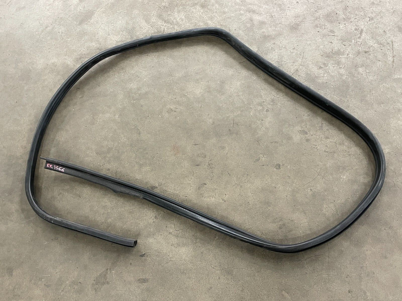 2003-2009 Hummer H2 Rear Right Passenger Door Rubber Weather Strip Seal 1366 OEM
