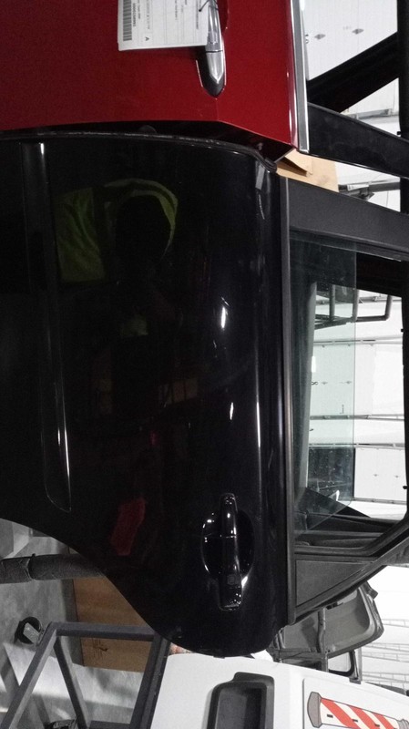 2010 Volvo V50 Left Rear Door Black OEM Used 354395 153K Miles