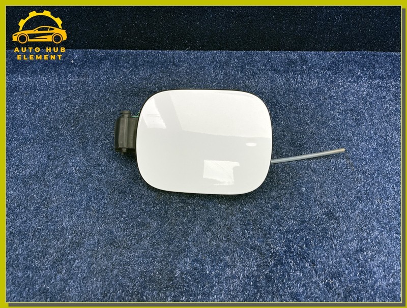 2019-2024 Ram 1500 Laramie Fuel Filler Door Housing Assembly PW7 White OEM