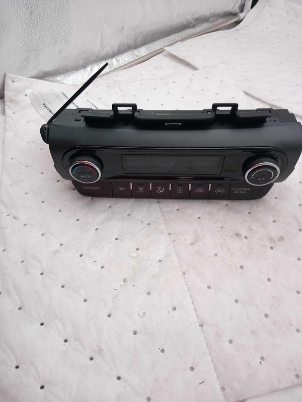 2023 Hyundai Kona A/C Selector Switch OEM White 20k Miles NJ25-26833-680183