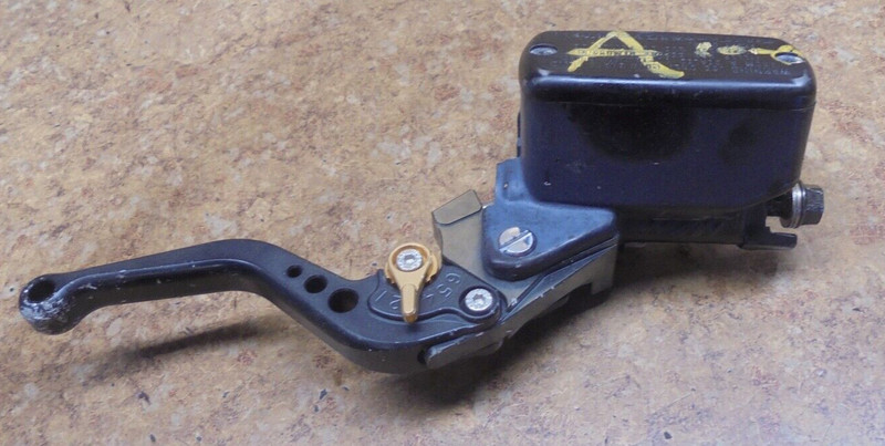2000 Honda VFR 800 VFR800 Interceptor Right Brake Lever Master Cylinder Front