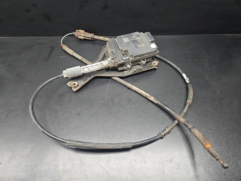 13-16 Cadillac XTS AWD - PARKING BRAKE ACTUATOR MODULE WITH CABLES OEM 22931968