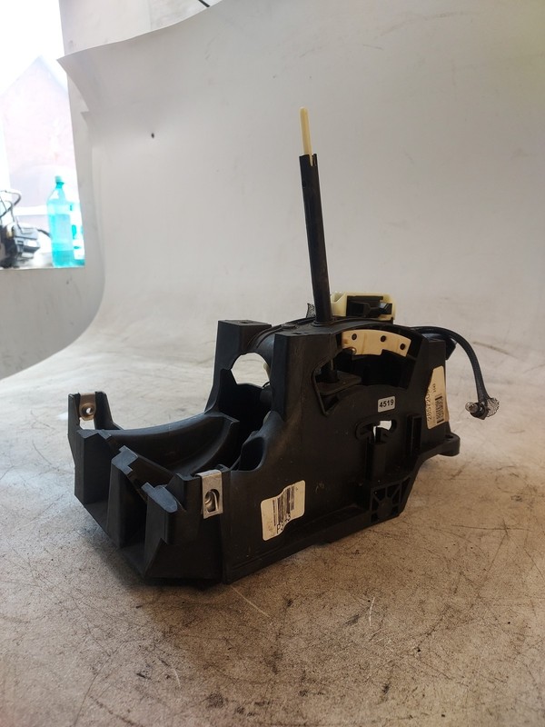 2006-2010 PONTIAC G6 AUTOMATIC TRANSMISSION CONSOLE SHIFTER ASSEMBLY 2857208 oem