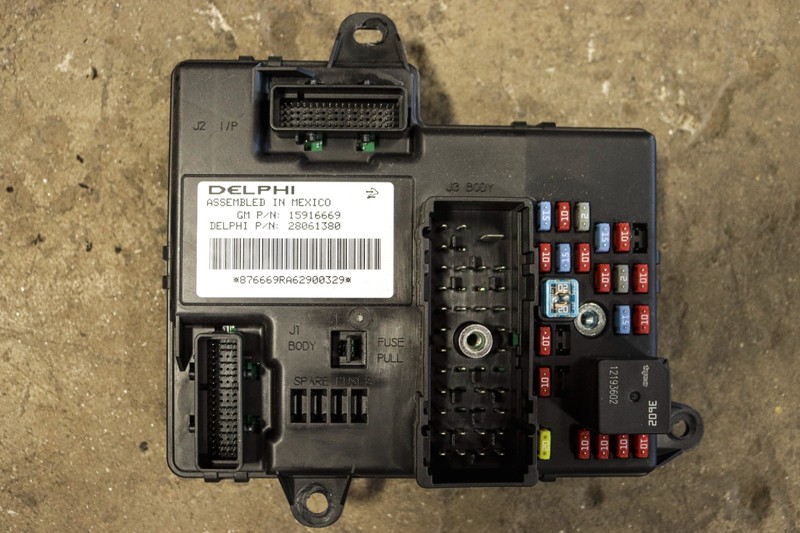 2007 Chevy Corvette C6 Z06 Body Control Module BCM Fuse Box OEM 15916669 *USED*