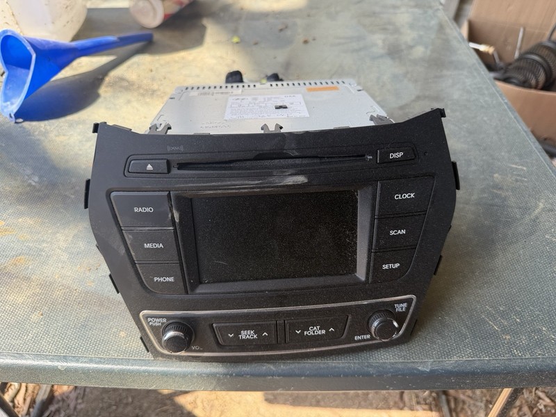 2017-2018 HYUNDAI SANTA FE OEM AM/FM/CD PLAYER RADIO RECEIVER #96180-4Z6004X