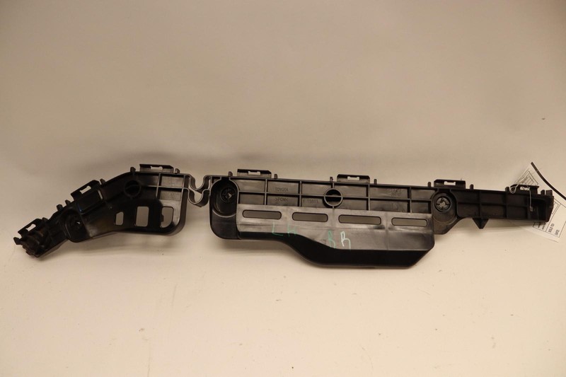 2014-2019 TOYOTA HIGHLANDER REAR LEFT SIDE BUMPER BRACKET SUPPORT MOUNT OEM