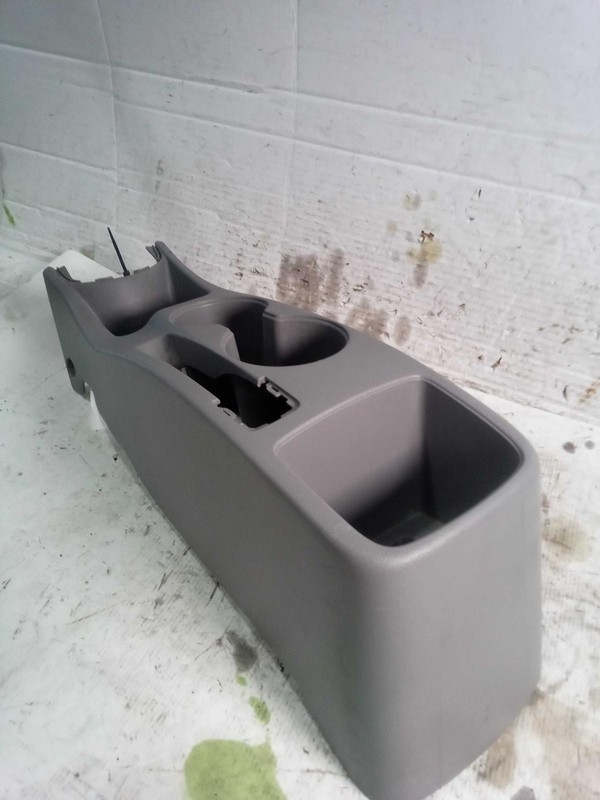 2017 Hyundai Accent Red Center Console OEM LID 4DR HTBK 76K Miles NJ25-20993
