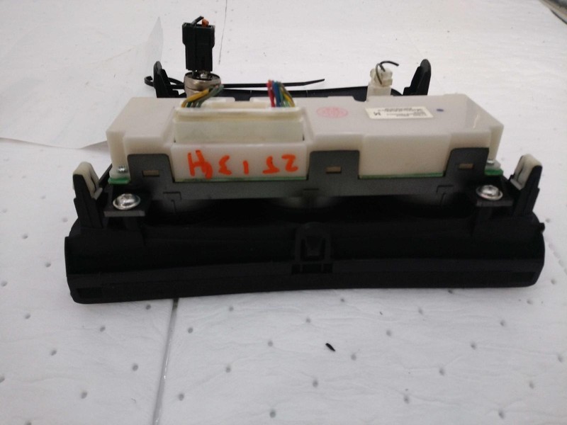 Nissan Rogue 2010 147K mi. Front Temperature Control 27500JM00A 8041