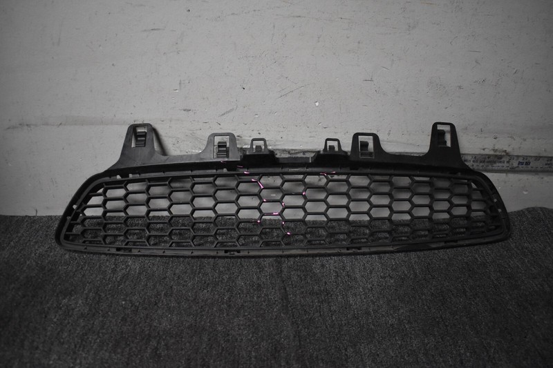 BMW 4 SERIES CENTER GRILLE LOWER FACTORY OEM