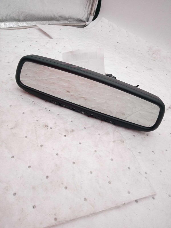 Used Front Center Interior Rear View Mirror fits: 2015 Subaru Forester w/garage