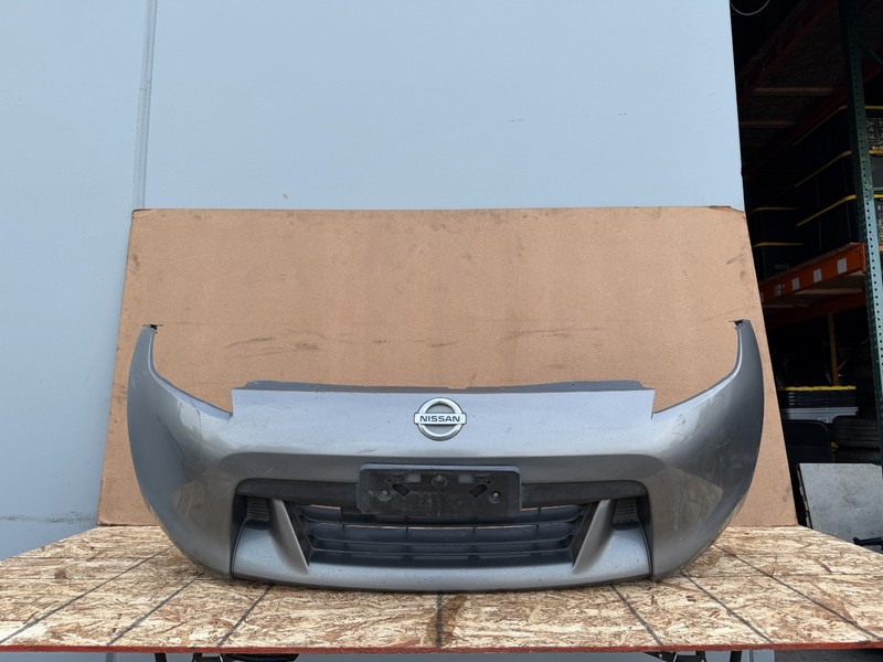 NISSAN 370Z 2009-2012 OEM FRONT BUMPER COVER ASSEMBLY (SILVER)