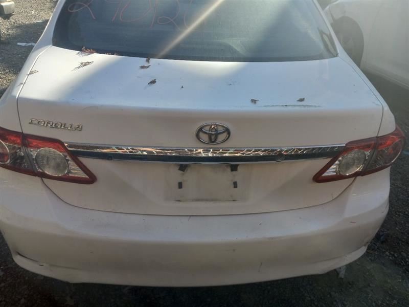 11 12 13 TOYOTA COROLLA CE REAR BUMPER ASSEMBLY SCRATCHES