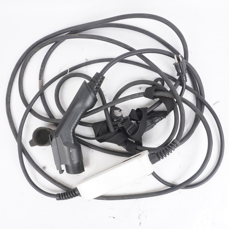 BESEN EV Charger BS-PCD018 Electric Car Charging FROM BMW I3