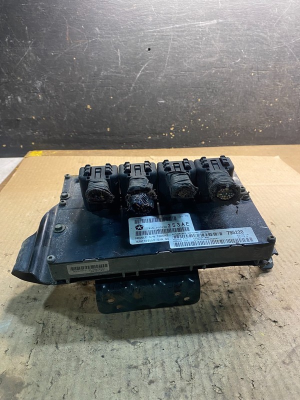 2010 Dodge Caravan Town & Country Engine Computer ECU OEM Z5043 DG