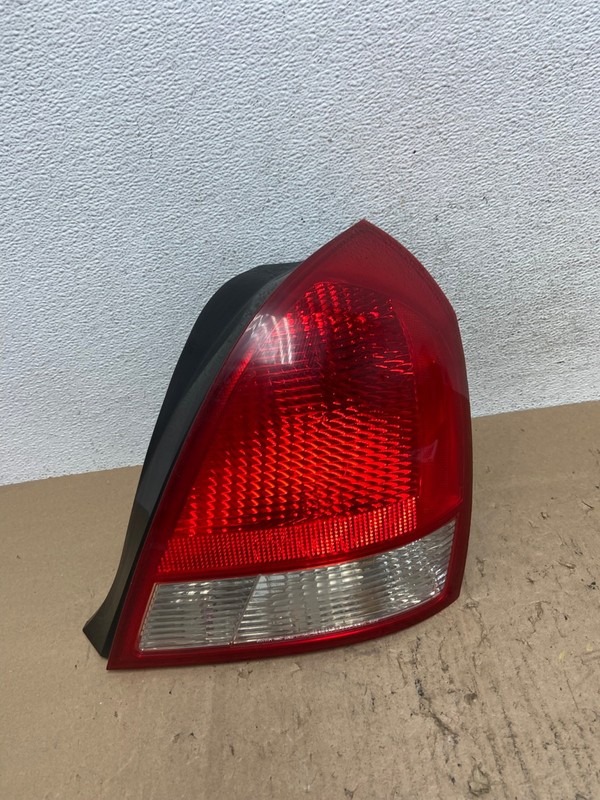 2001 2002 2003 Hyundai Elantra Right Passenger Rh Tail Light AE6587 LK