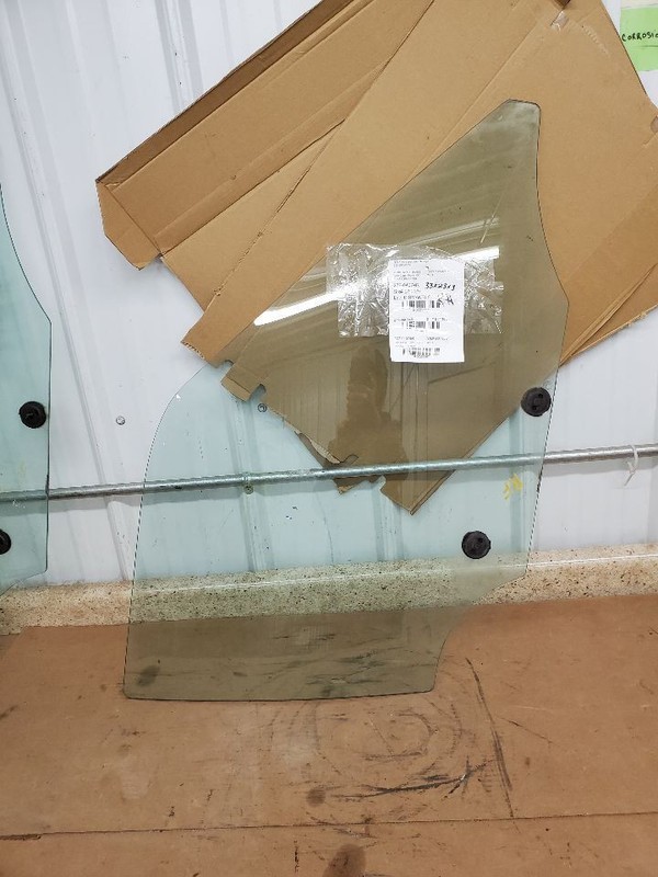 Passenger Right Front Door Glass Fits 77-89 DIPLOMAT 292667