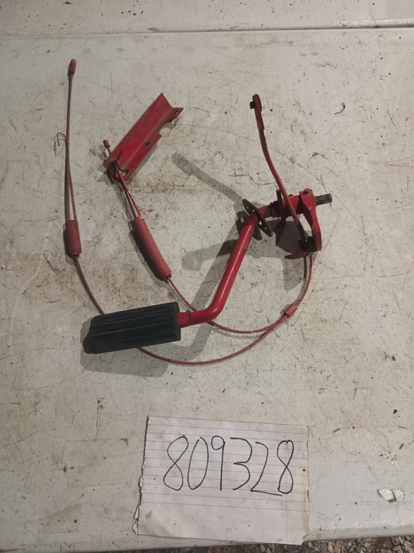 SNAPPER LE14.538HDBV HYDRO TRANSFER BRAKE CLUTCH PEDAL LEVERASSEMBLY