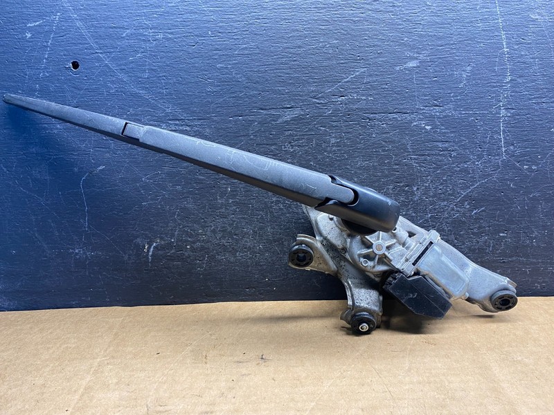 2009 to 2012 Toyota Matrix Rear Wiper Windshield Motor OEM AD7559 DG
