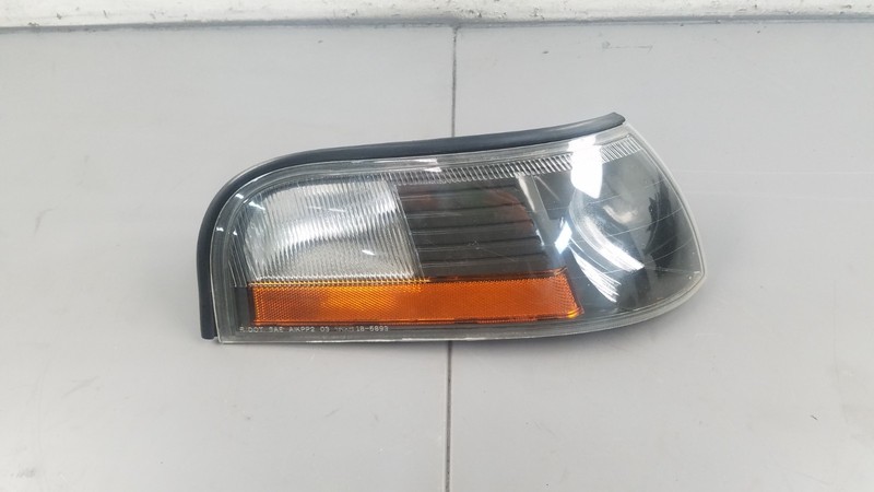 2003 03 04 Mercury Marauder Right Passenger Turn Signal / Park Light #4504 S3