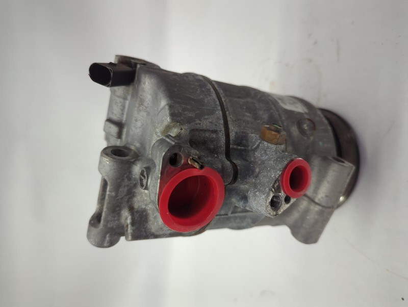 2013 VOLKSWAGEN BEETLE AC Compressor 2.0L diesel CJAA 85k miles OEM 13 14