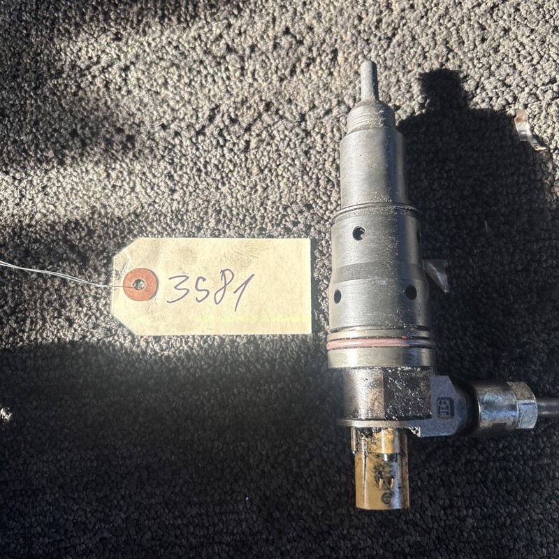 Mack MP8 Engine Fuel Injector -P/N: 22609260
